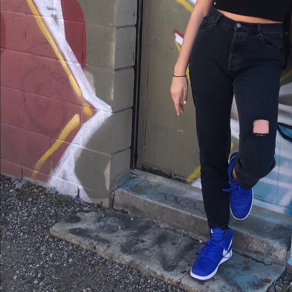 BLACK BRANDY MELVILLE HIGH WAISTED JEANS